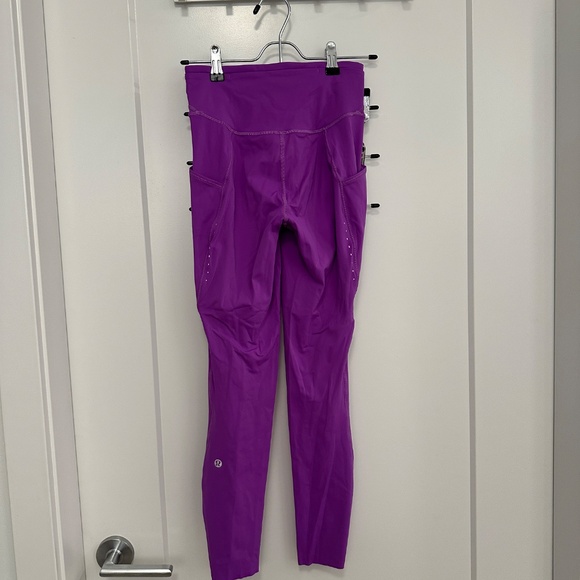 EUC Lululemon Fast & Free 25” Leggings, Size 4 - Picture 3 of 4